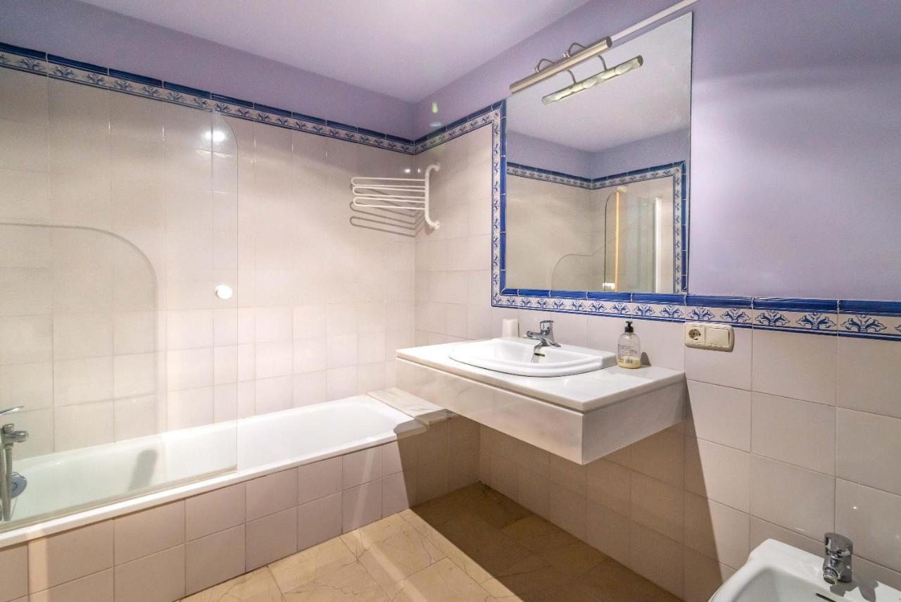 Spacious Apartment In มาร์เบยา ภายนอก รูปภาพ