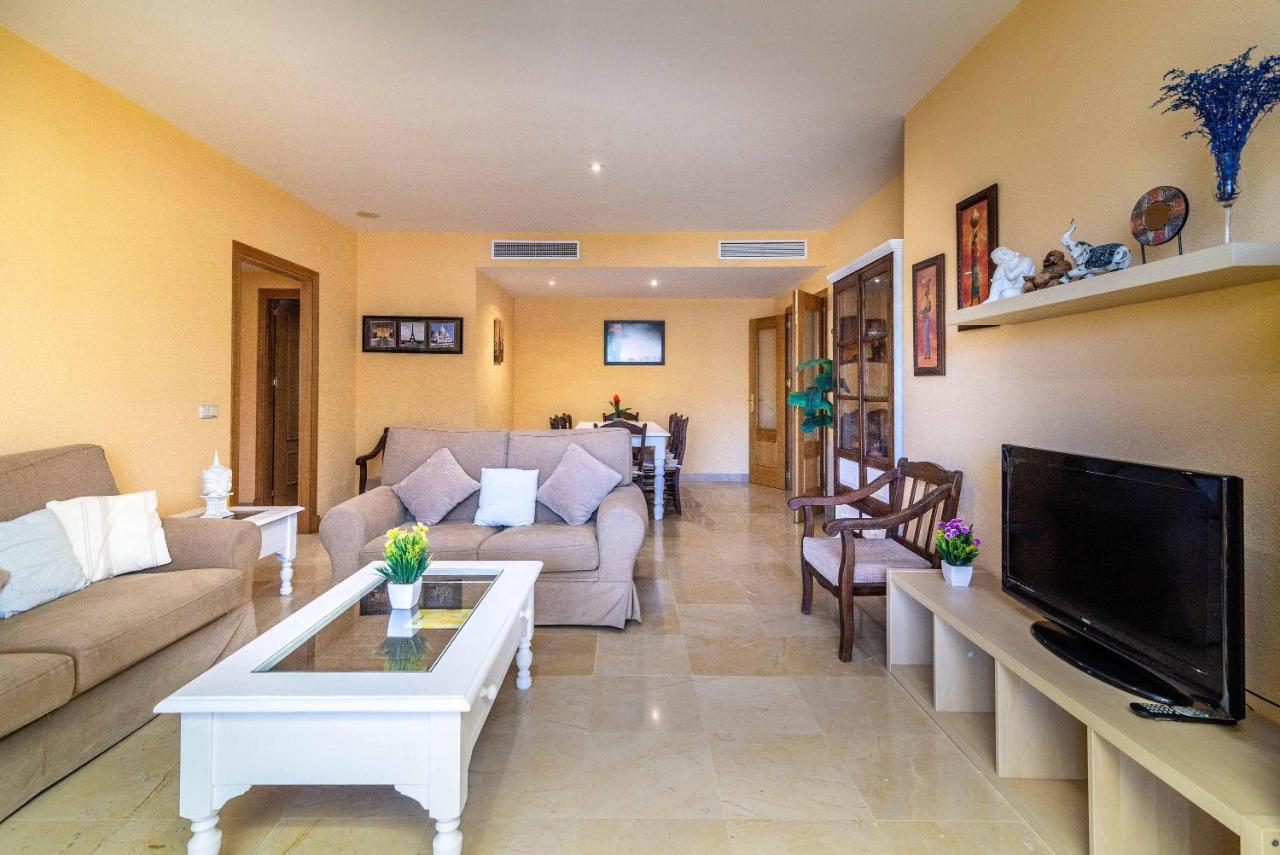 Spacious Apartment In มาร์เบยา ภายนอก รูปภาพ
